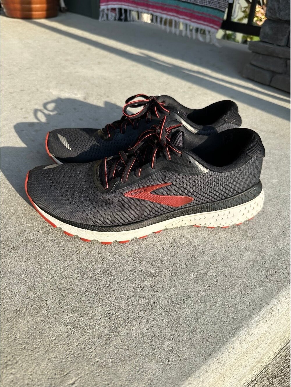 Brooks Adrenaline GTS 20 Men’s Size 11 Black Red Running Shoes 1103071D029